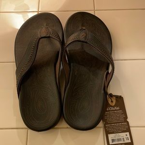 Olukai black mens sandals size 10 NWT